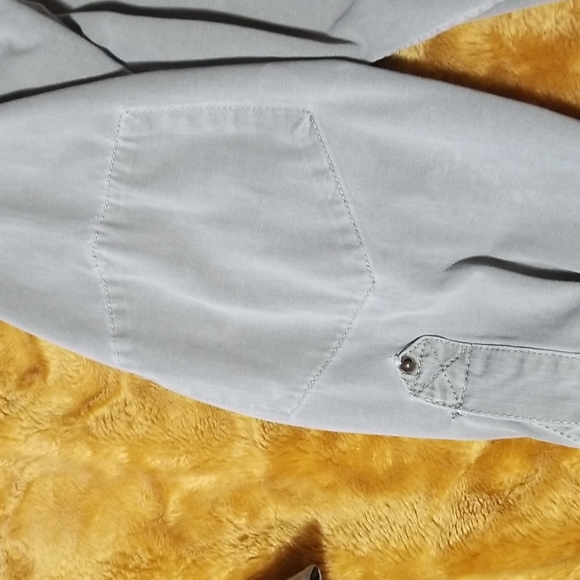 3 for 20. Mens Levi Strauss shirt. Medium - Picture 7 of 8